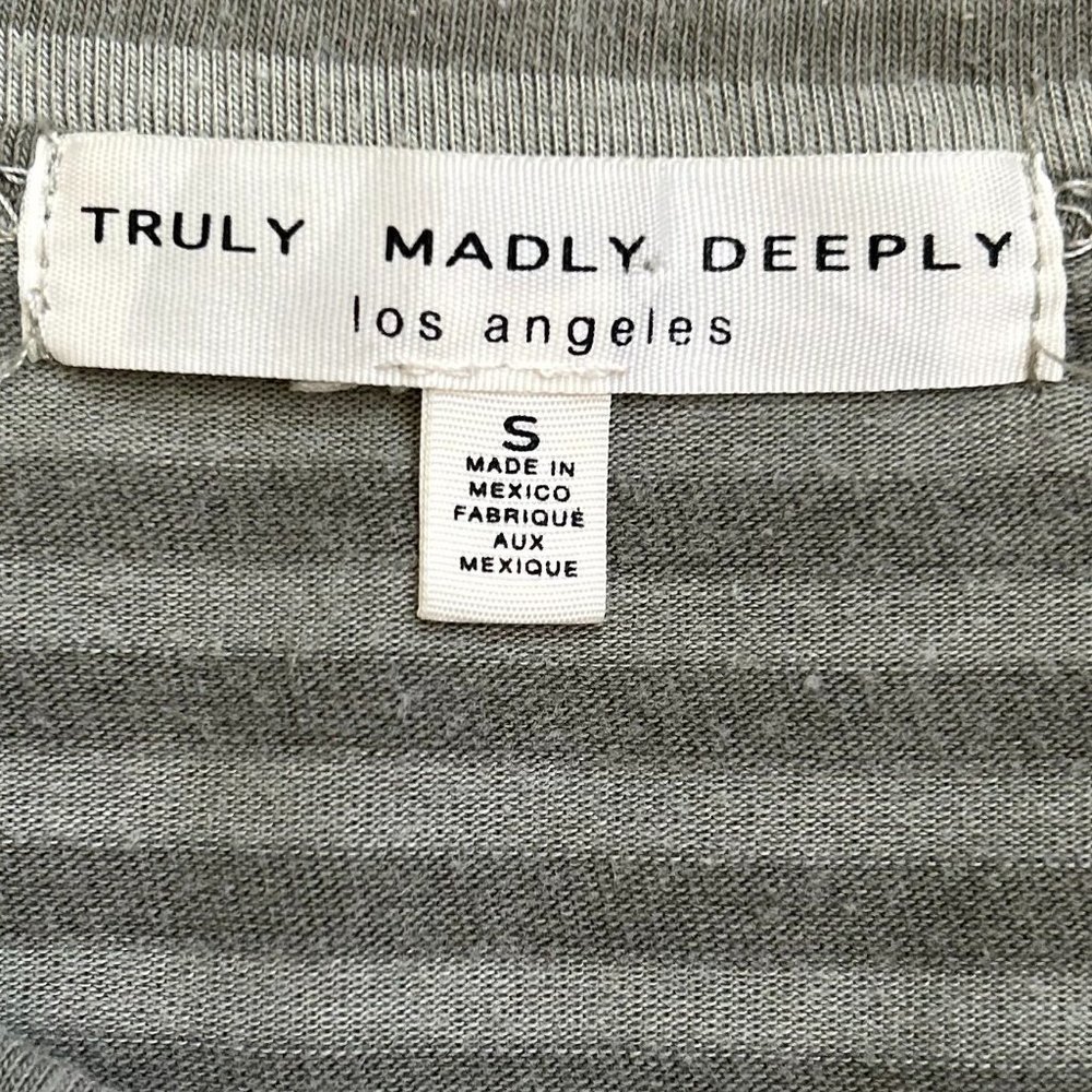 Urban Outfitter’s -Truly Madly Deeply Daisy Flower Short Sleeve Top -Size S - Picture 9 of 10
